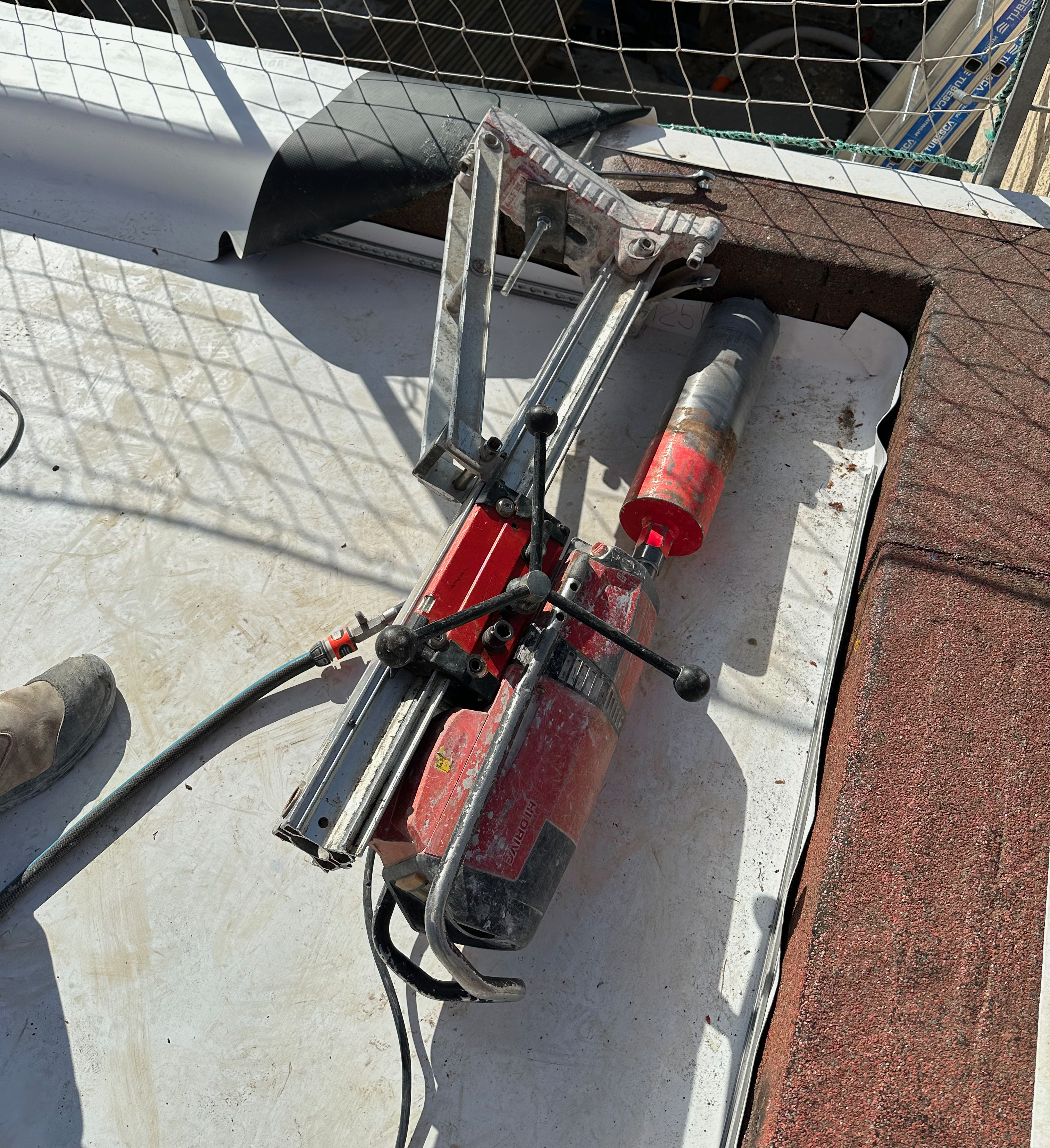 carottage avec une carotteuse hilti dd350 a l'eau